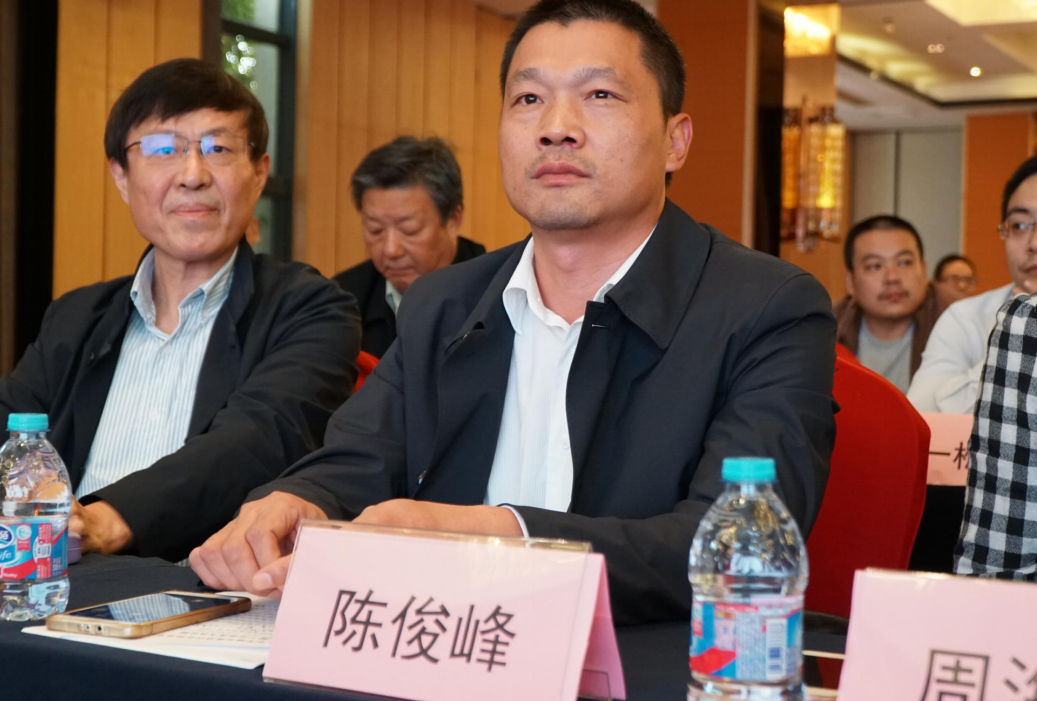 陳俊峰，無錫市保潔行業(yè)協(xié)會